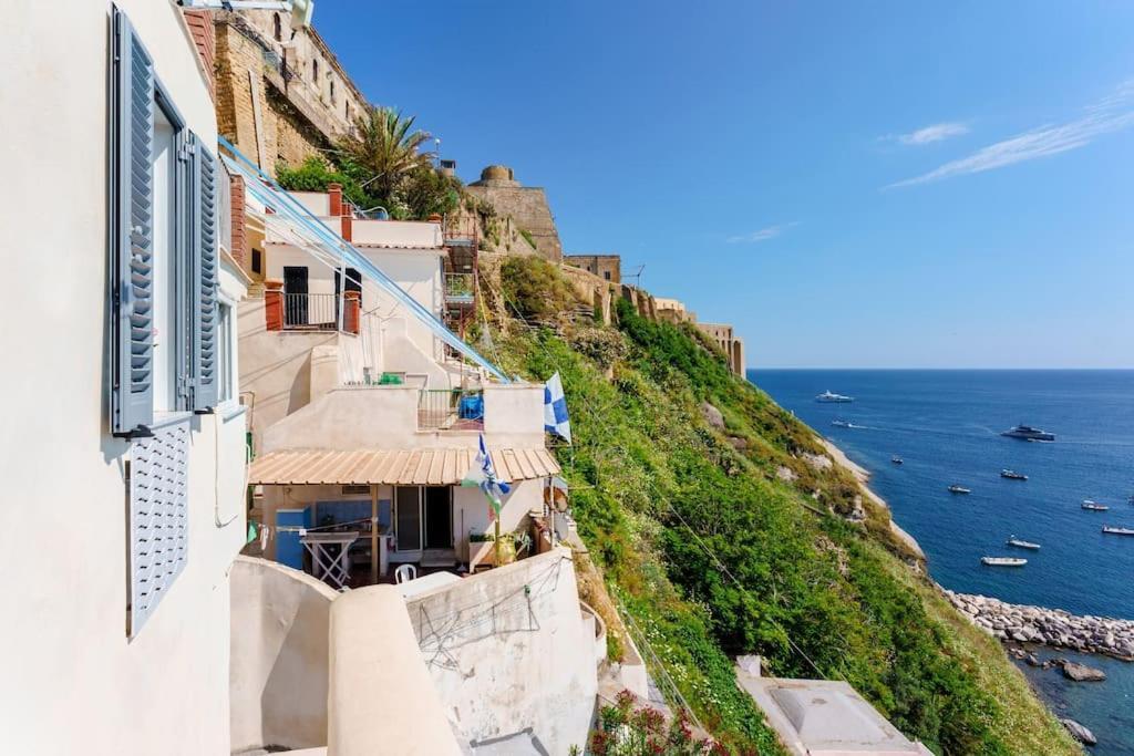 La Casa Di Nina A Corricella Lejlighed Procida Eksteriør billede
