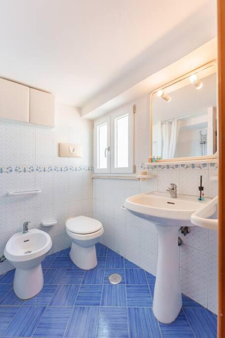 La Casa Di Nina A Corricella Lejlighed Procida Eksteriør billede